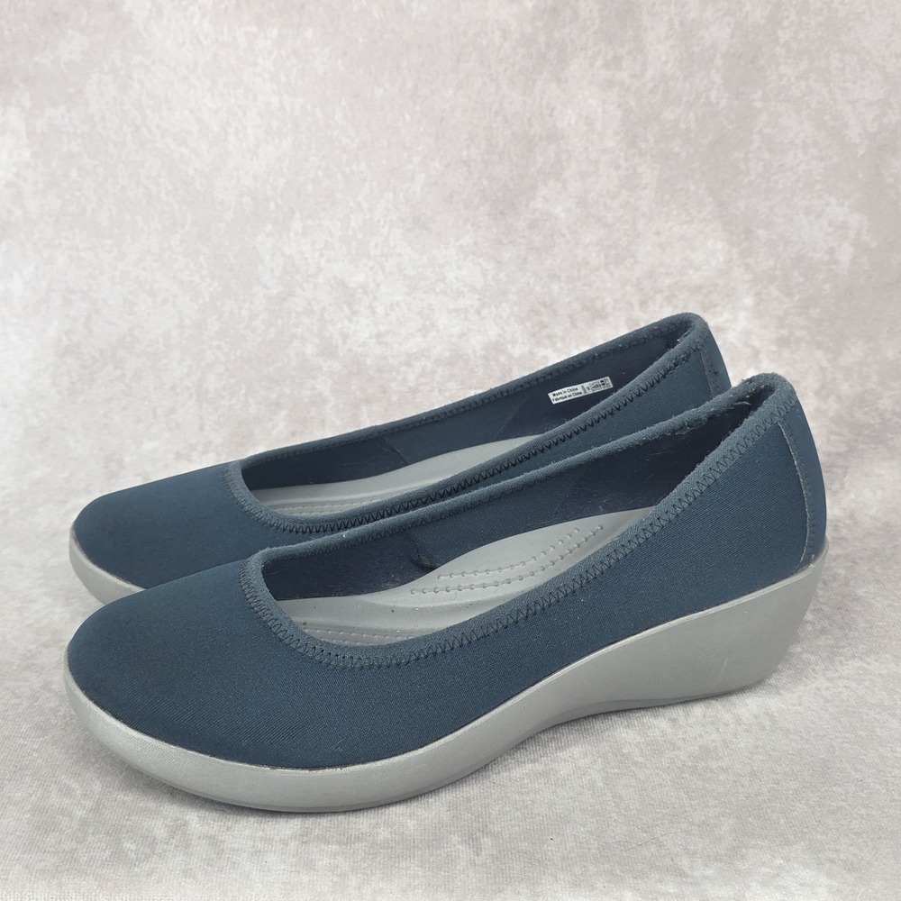 Crocs 202411 Busy Day Stretch Ballet Wedge Pump Shoes Womens Size 9 Navy Smoke